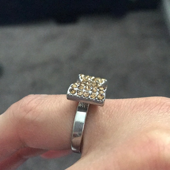 Express Bow Tie Bling Ring - Picture 3 of 7